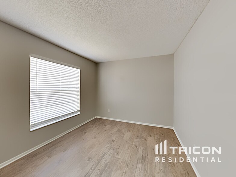 Building Photo - 1253 Ashworth Dr