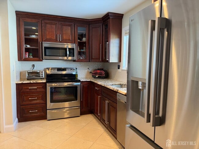 Building Photo - 652A Ardmore Rd