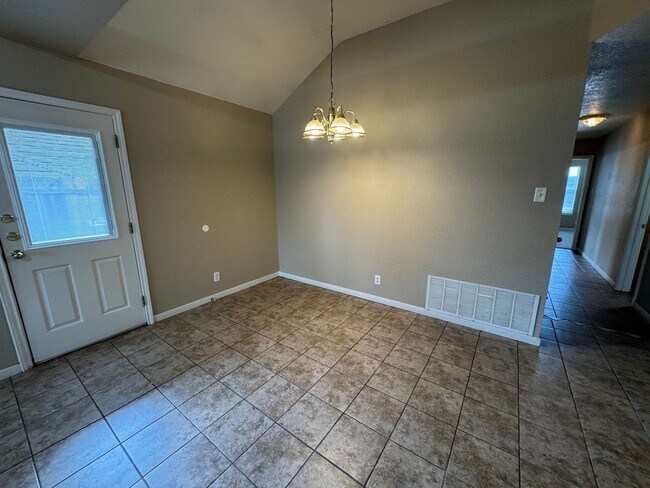 Building Photo - 4706 John David Dr