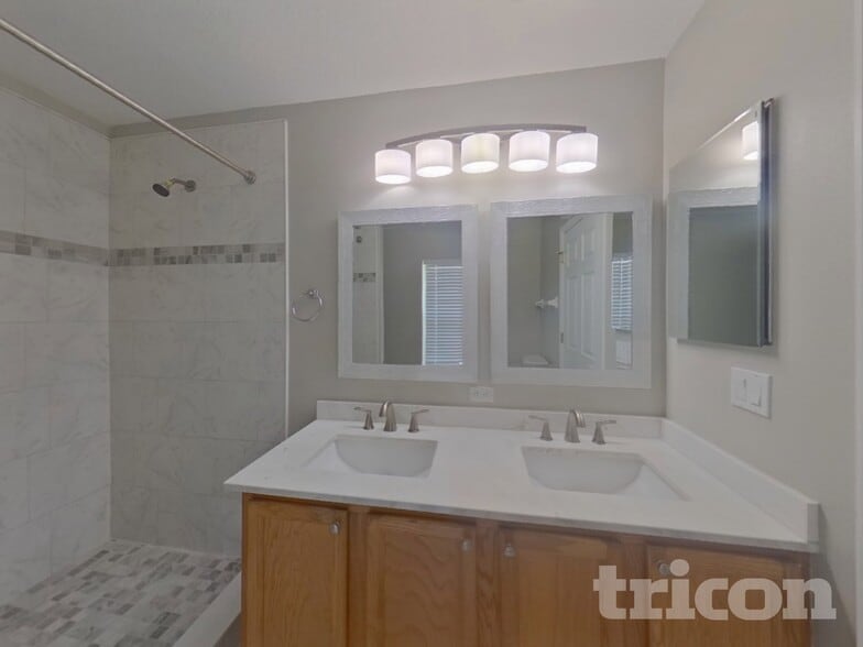 Building Photo - 609 White Oak Way