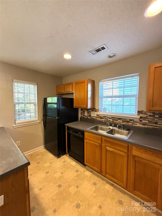 Building Photo - 5229 Ficus Tree Ln