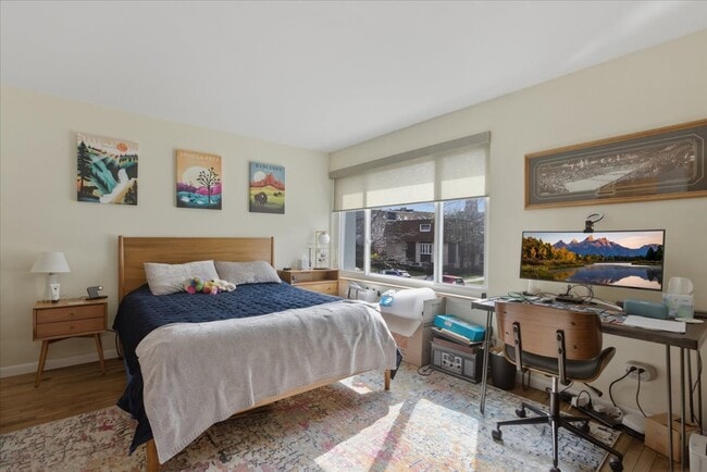 Building Photo - 1631 W Belle Plaine Ave