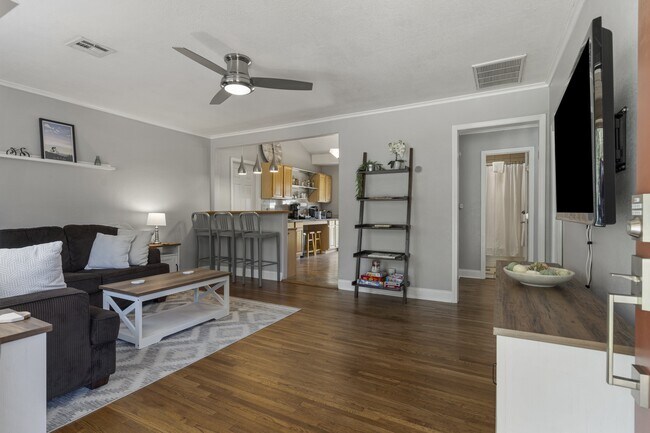 Building Photo - 4911 S Cincinnati Ave