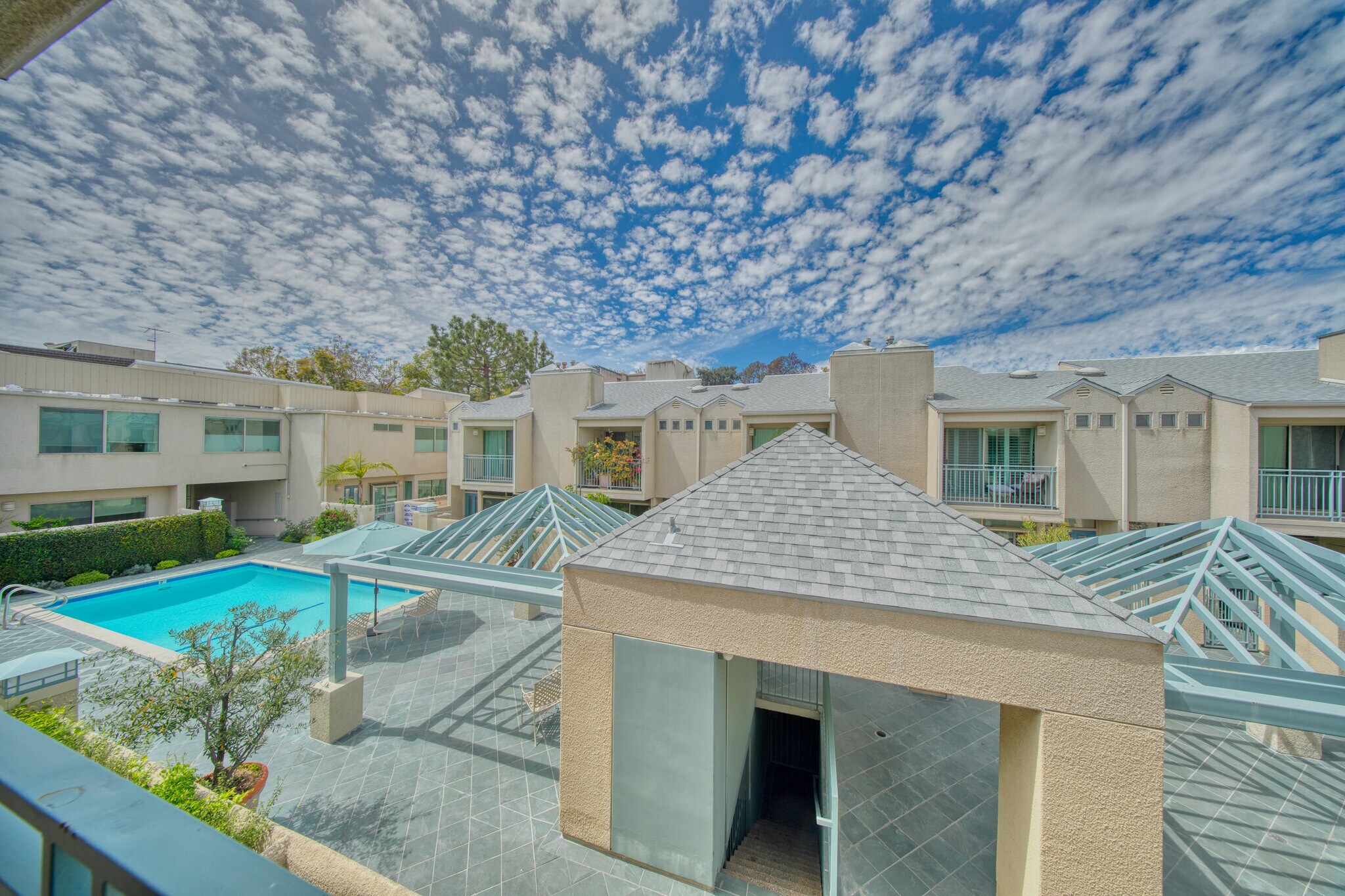 Building Photo - 14101 Dickens St