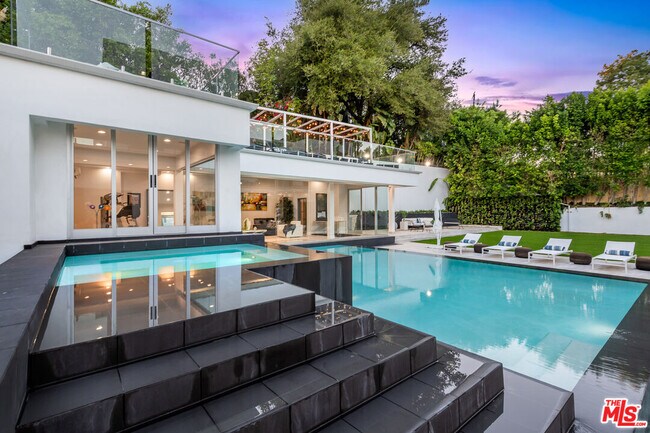 Building Photo - 4533 Estrondo Dr