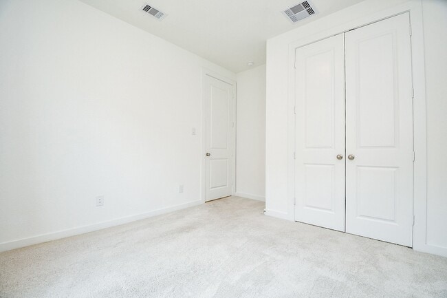 Building Photo - 943 Malibu Shr Ln