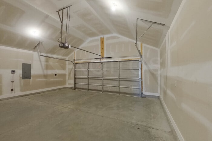 Building Photo - 124 Mountain Holly Rd