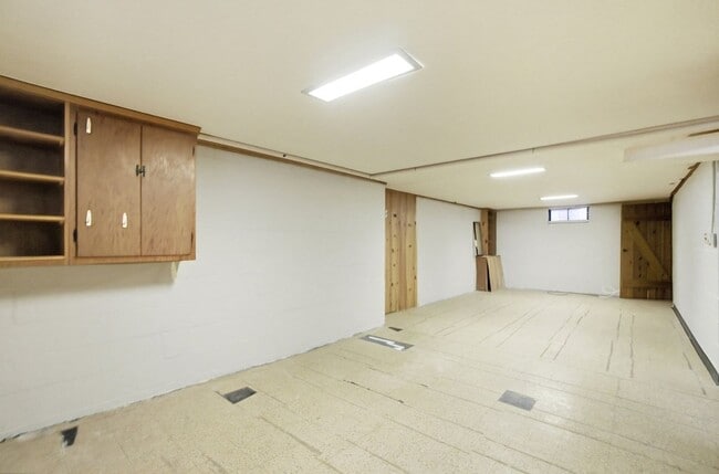 Building Photo - 3267 Walmar Dr