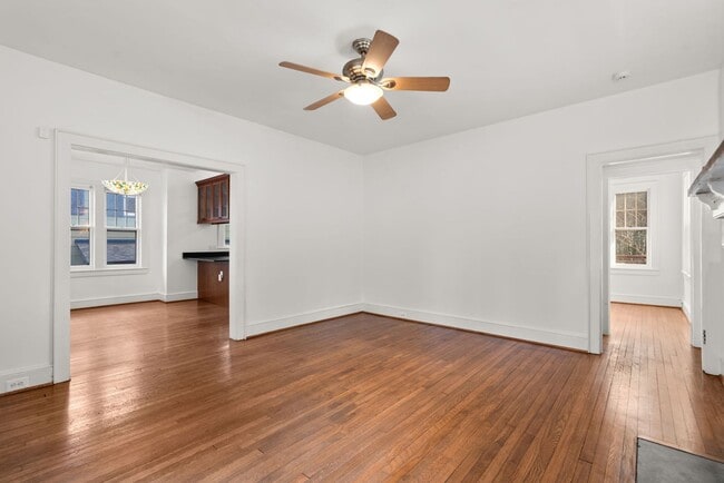 Building Photo - 3 Bed 2.5 Bath - Takoma Park Craftsman - Spacious Rear Deck