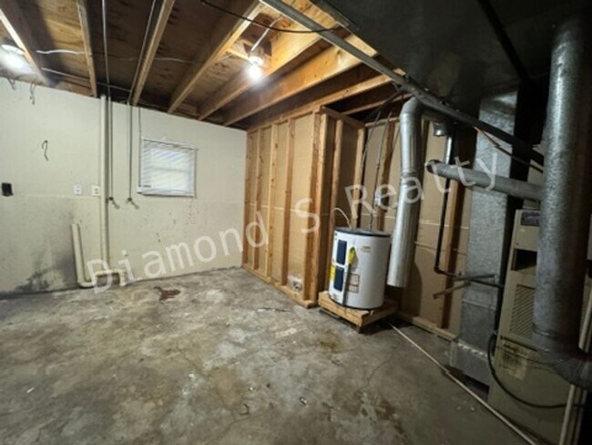 Building Photo - 1204 Flora St