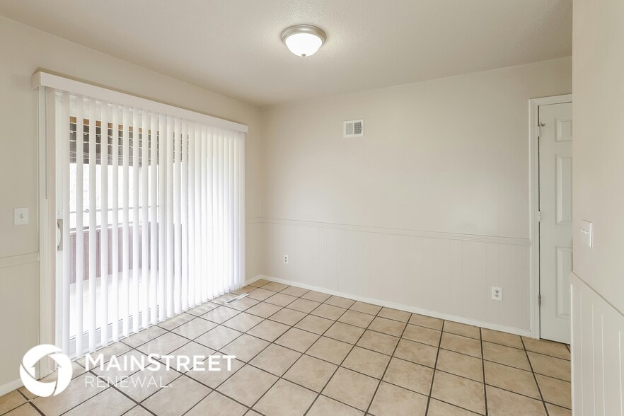 Building Photo - 912 NE 113 St