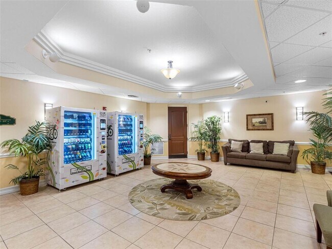 Building Photo - 13941 Clubhouse Dr