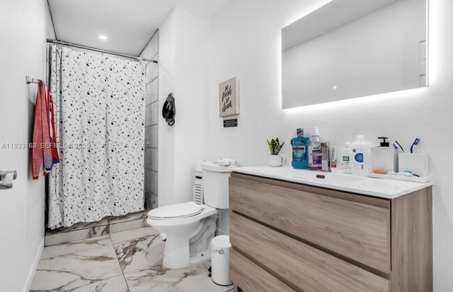 Building Photo - 1735 NE 147th St