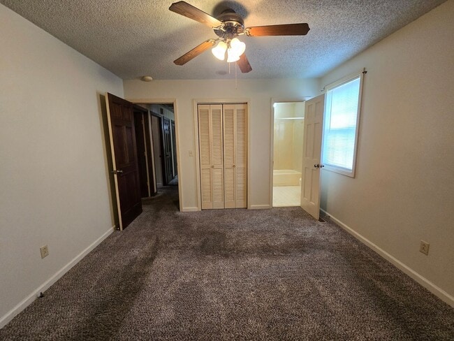 Building Photo - 3/2 One Level Home w/ Spacious, Level Lot!