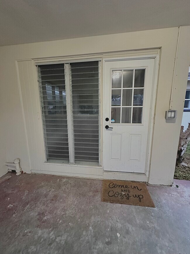 Building Photo - 1050 Nokomis St