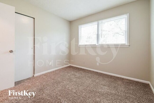 Building Photo - 5674 Sandhurst Dr