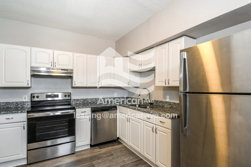 Building Photo - 765 Regina Ave