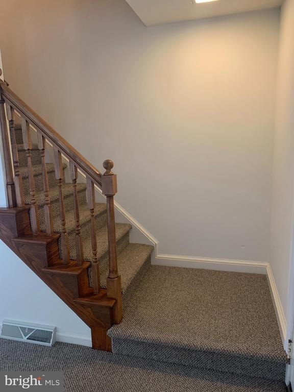 Building Photo - 207 N Linden Ave