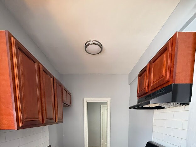 Building Photo - 7 Chestnut St