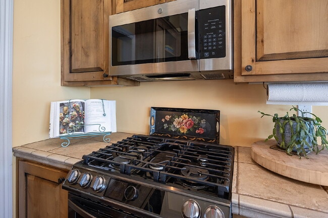 Building Photo - Luxury Hilltop Rental Retreat Overlooking the Cosumnes River Canyon