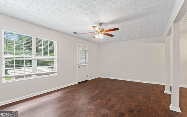 Building Photo - 5619 Union Pointe Dr