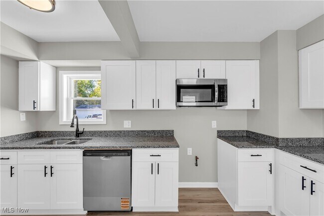 Building Photo - 12107 Worthington Ave