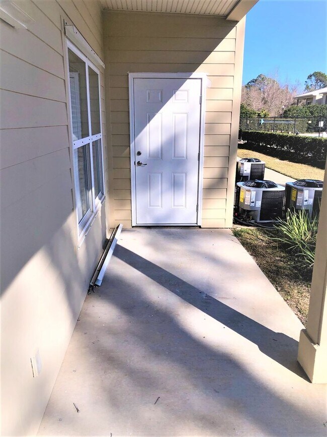 Building Photo - 2/2 Dolphin Villas Condo, Gulf Shores!