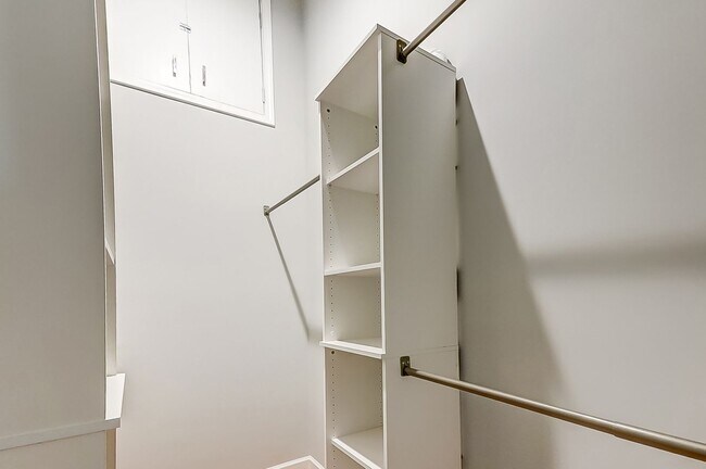 Building Photo - Beautifully Updated 4-Bed, 2.5-Bath Ranch Home in Belmont