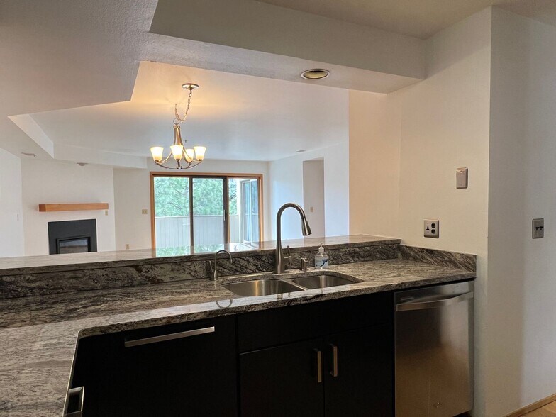 Building Photo - 2938 Kalmia Ave