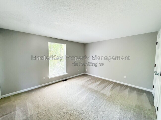 Building Photo - 704 E Dynasty Dr