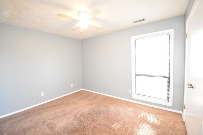 Building Photo - Coming Soon! 2 Bedroom and 2 Bath Condo (No Pets)