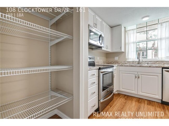 Building Photo - 108 Clock Tower Dr