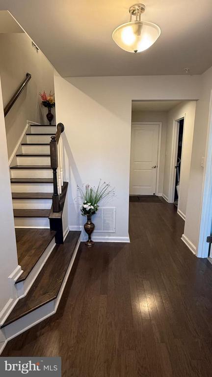 Building Photo - 743 Quarry Hill Rd