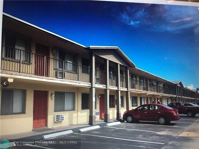 Building Photo - 1818 E Oakland Park Blvd