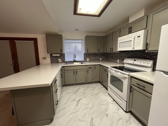 Building Photo - 5025 S 167th St
