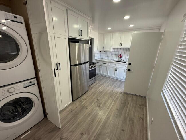 Building Photo - 51 Geneive St