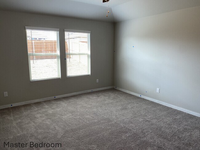 Building Photo - 384 Mohan Dr