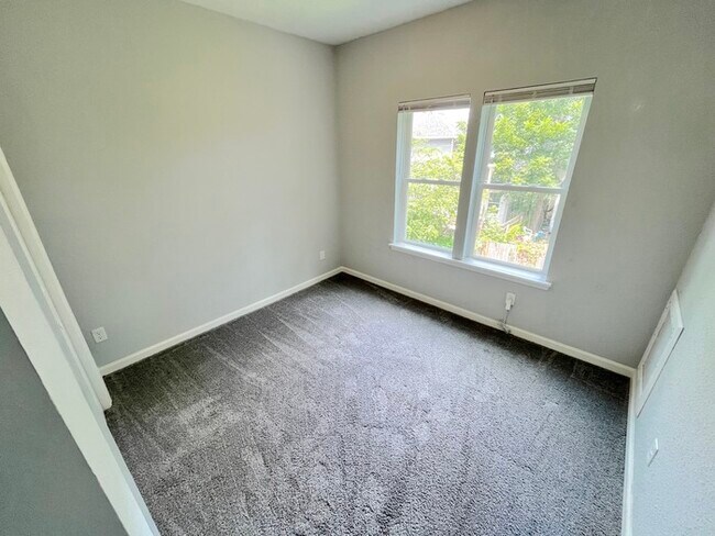 Building Photo - COME MEET YOUR NEW HOME! BRAND NEW & UPDATED!