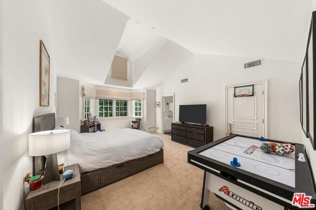 Building Photo - 515 S Westgate Ave