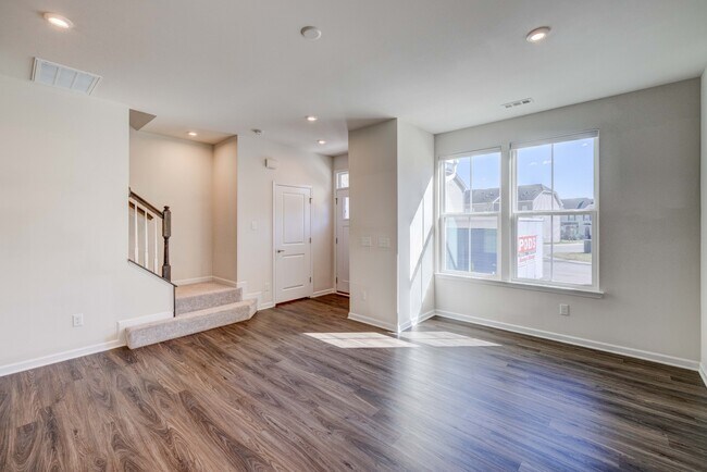 Building Photo - 4316 Summercrest Blvd