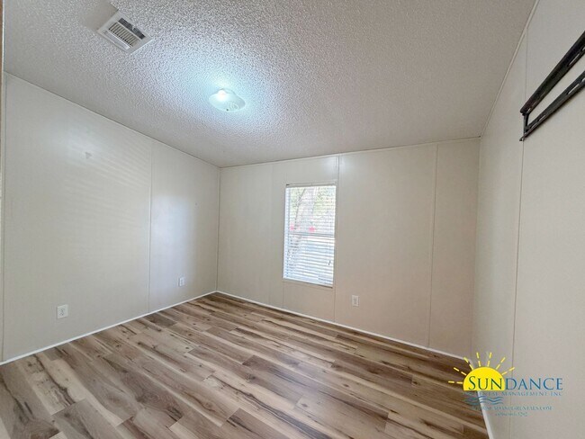 Building Photo - Nice 3 Bedroom Home in Fort Walton!