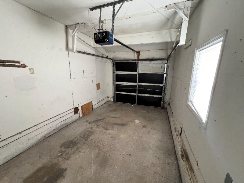Building Photo - 1722 W Regal St