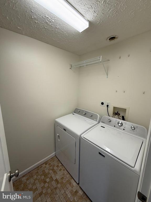 Building Photo - 12205 Peach Crest Dr