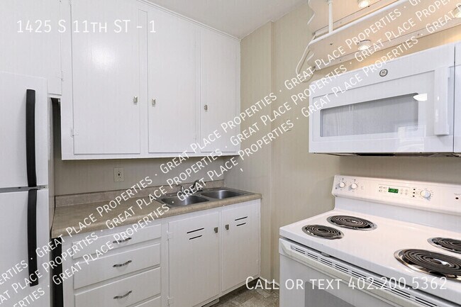 Building Photo - 1425 S 11th St