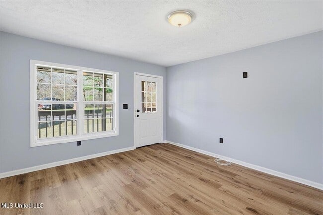 Building Photo - 936 Jenkins St