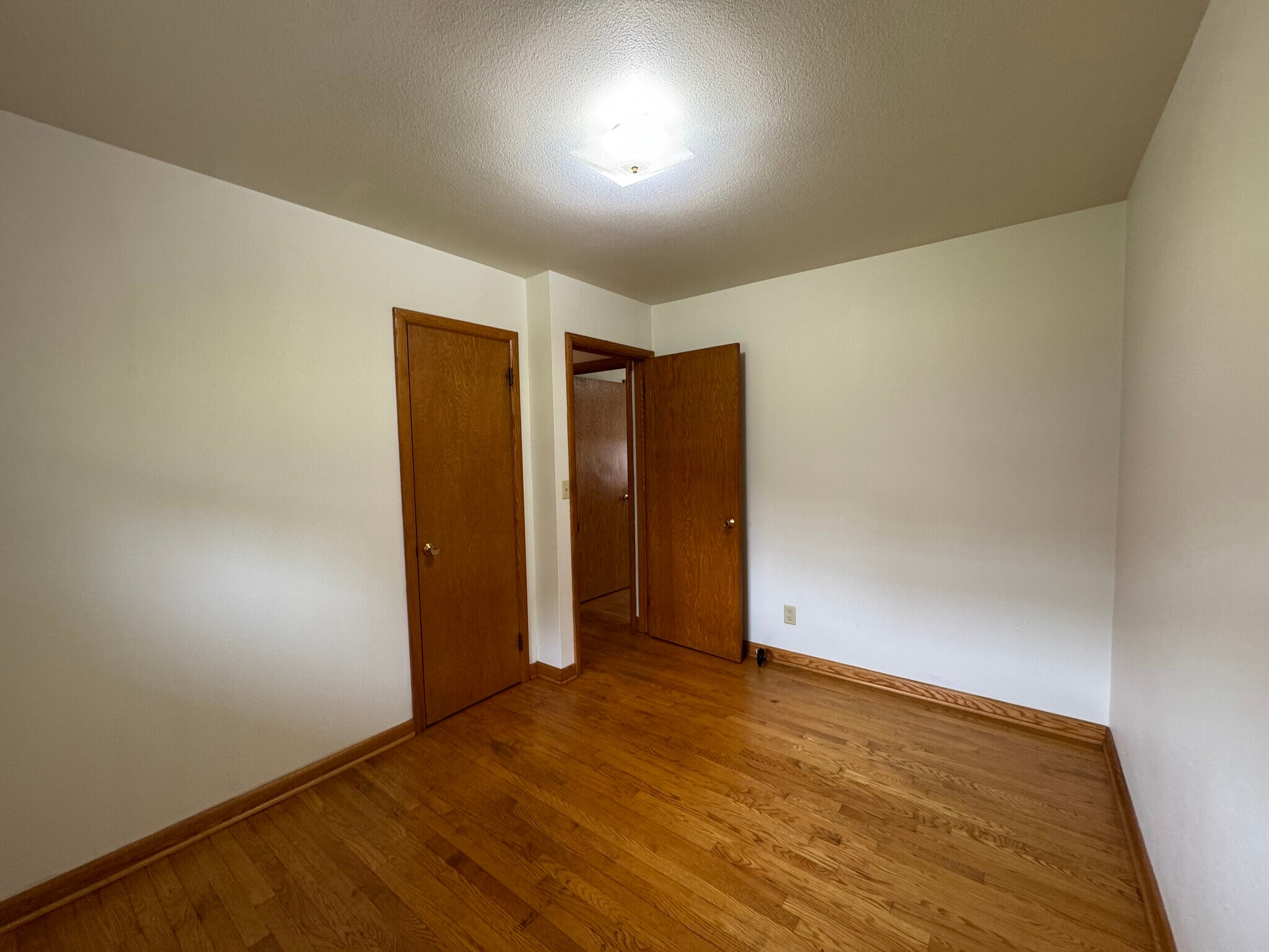 Building Photo - 2925 Leslie Ln