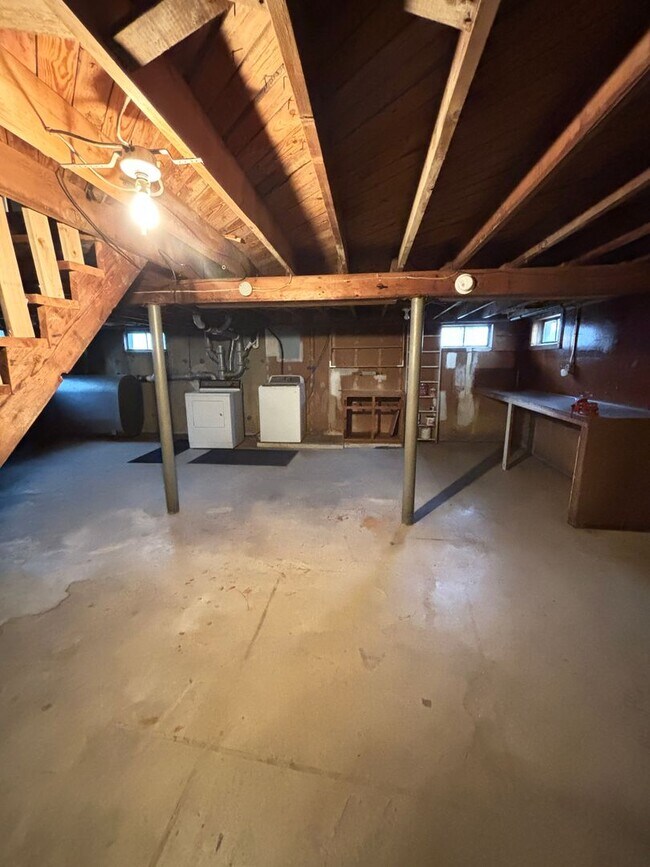 Building Photo - 4br Home for rent in Bethlehem PA