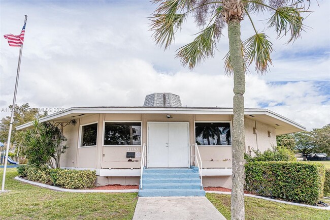 Building Photo - 8107 NW 74th Ave