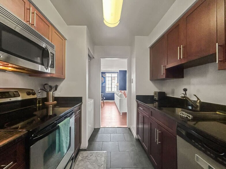 Building Photo - 111-23 N 15th St