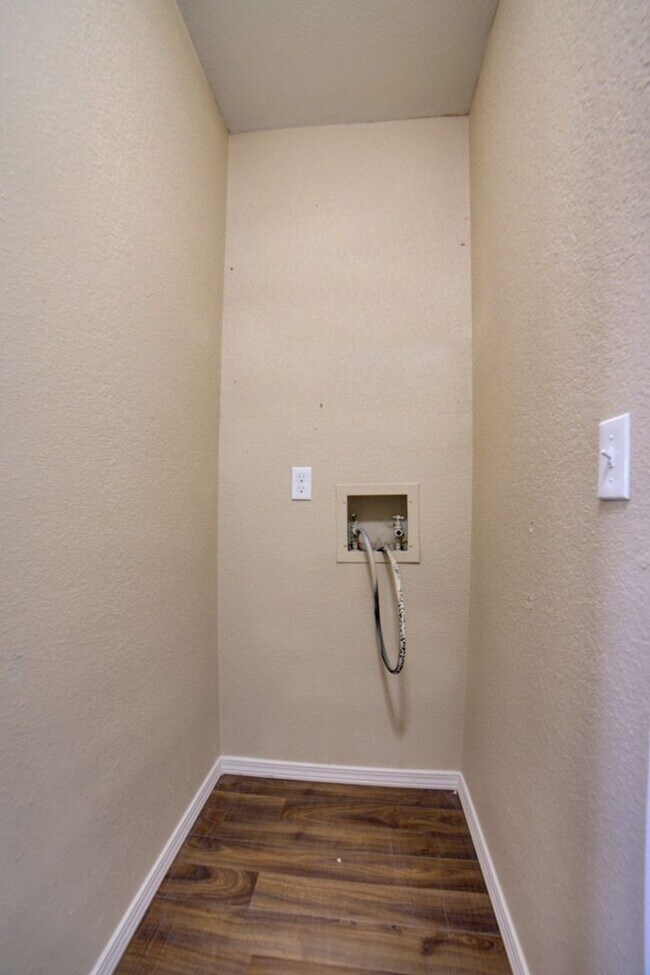 Building Photo - 8041-8041 S 79th E Ave